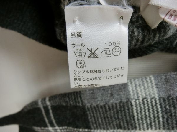 中古 ゴルフウェア Lyle & Scott(ライルアンドスコット) Vネックセーター グレー系チェック レディース