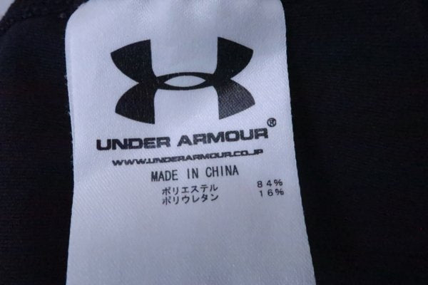 【美品】UNDER ARMOUR(アンダーアーマー) ハイネックシャツ 黒 メンズ MD ゴルフウェア 2208-0159 中古