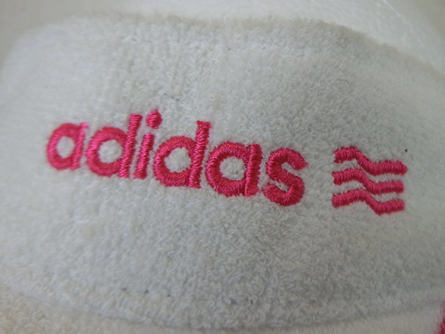 adidas(アディダス) サンバイザー 白ピンク黄緑 レディース フリーサイズ B