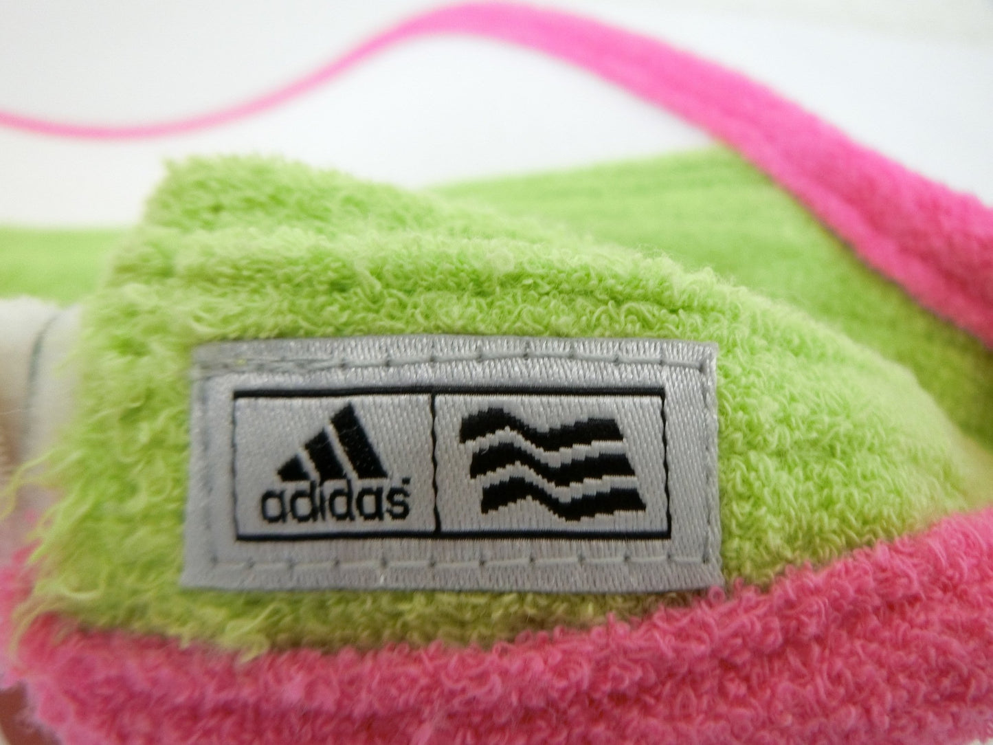 adidas(アディダス) サンバイザー 白ピンク黄緑 レディース フリーサイズ B