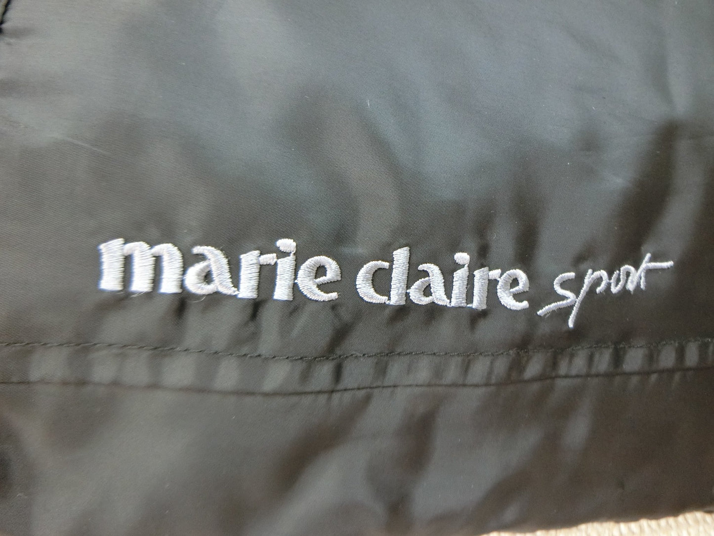 marie claire sport(マリ・クレール・スポーツ) パンツ 黒 レディース M A