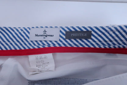 【超美品】Munsingwear(マンシングウェア) パンツ 白 レディース 11 ゴルフウェア 2207-0200 中古