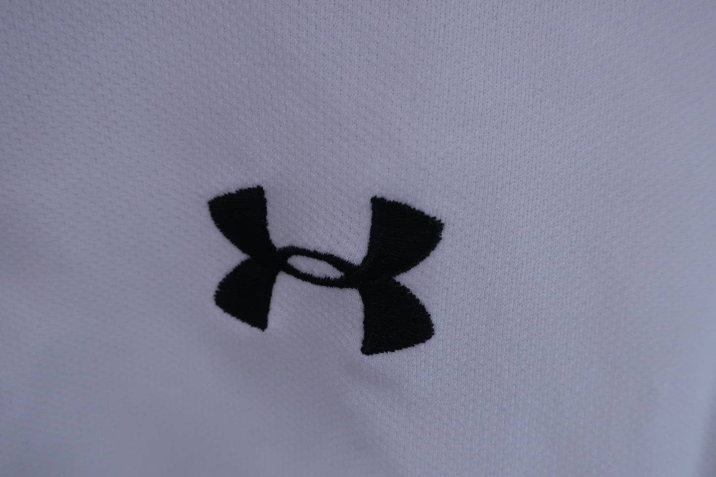【美品】UNDER ARMOUR(アンダーアーマー) ポロシャツ 白 レディース SM ゴルフ用品 2408-0101 中古