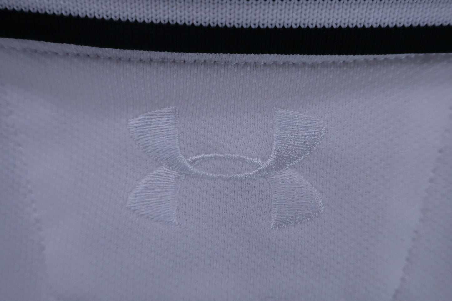 【美品】UNDER ARMOUR(アンダーアーマー) ポロシャツ 白 レディース SM ゴルフ用品 2408-0101 中古