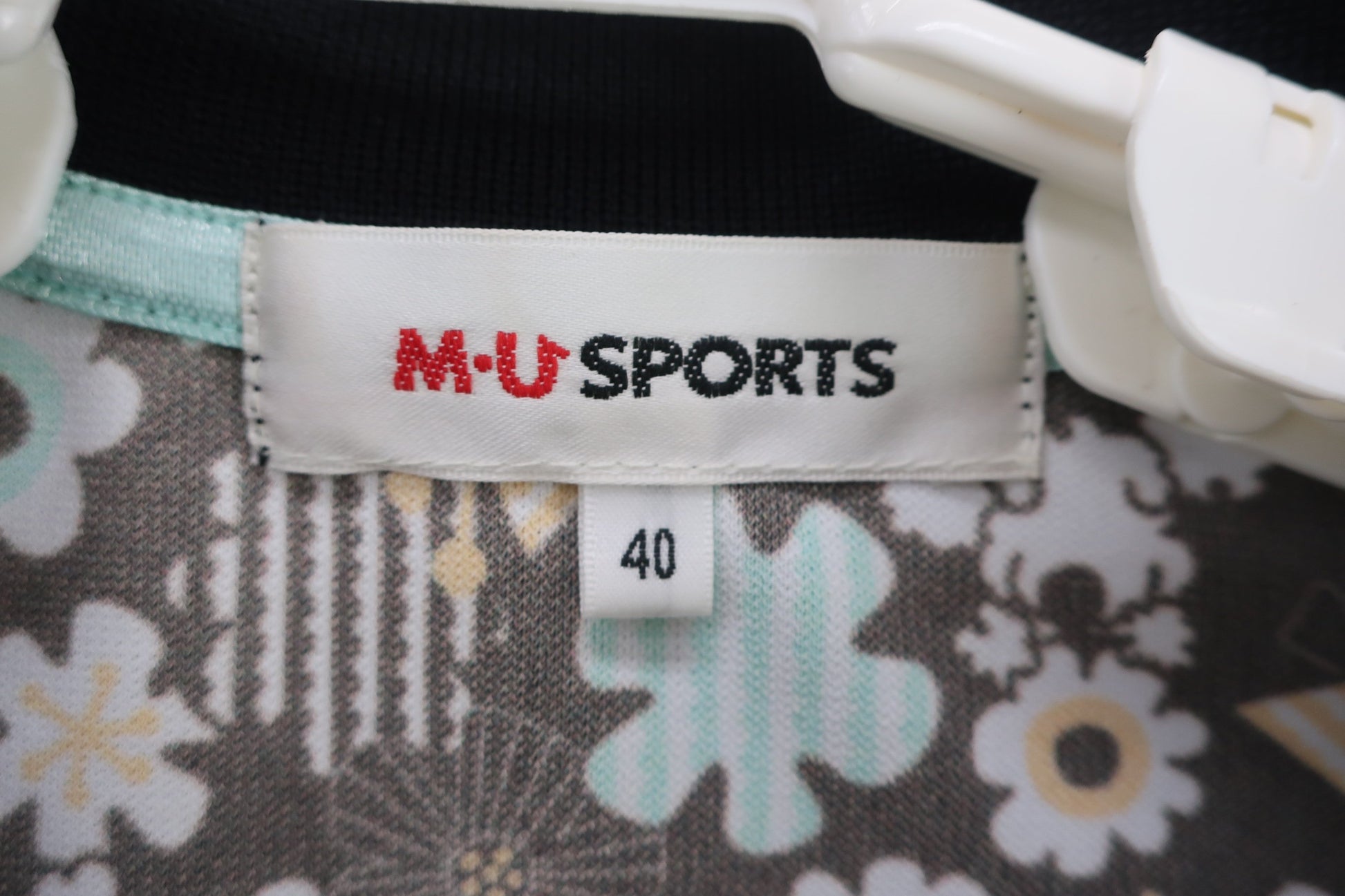 M.U SPORTS(エムユースポーツ) ハーフジップシャツ 黒白花柄 レディース 40 A-2