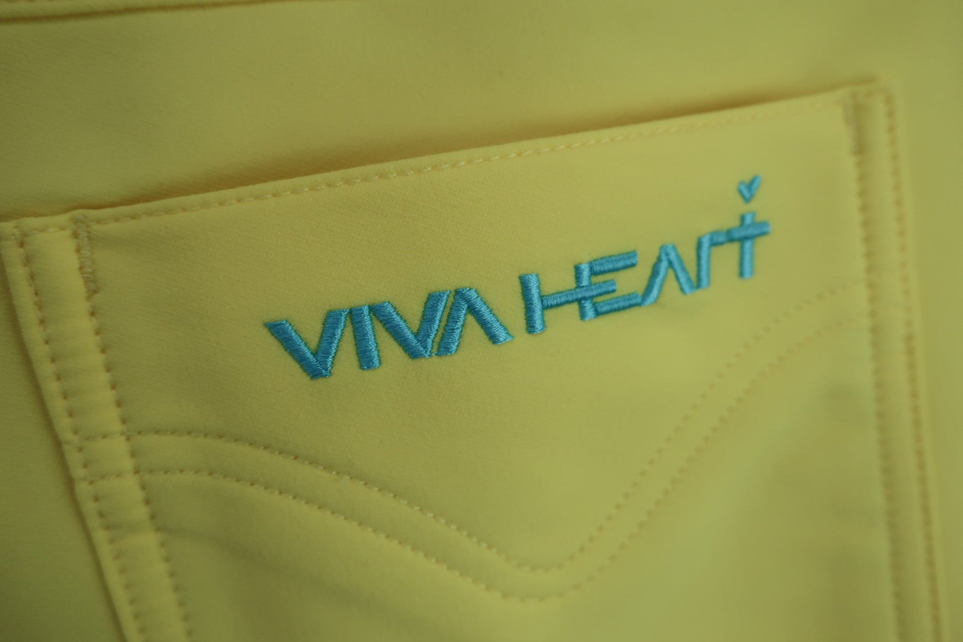 VIVA HEART(ビバハート) パンツ 黄色 レディース 42 A-6