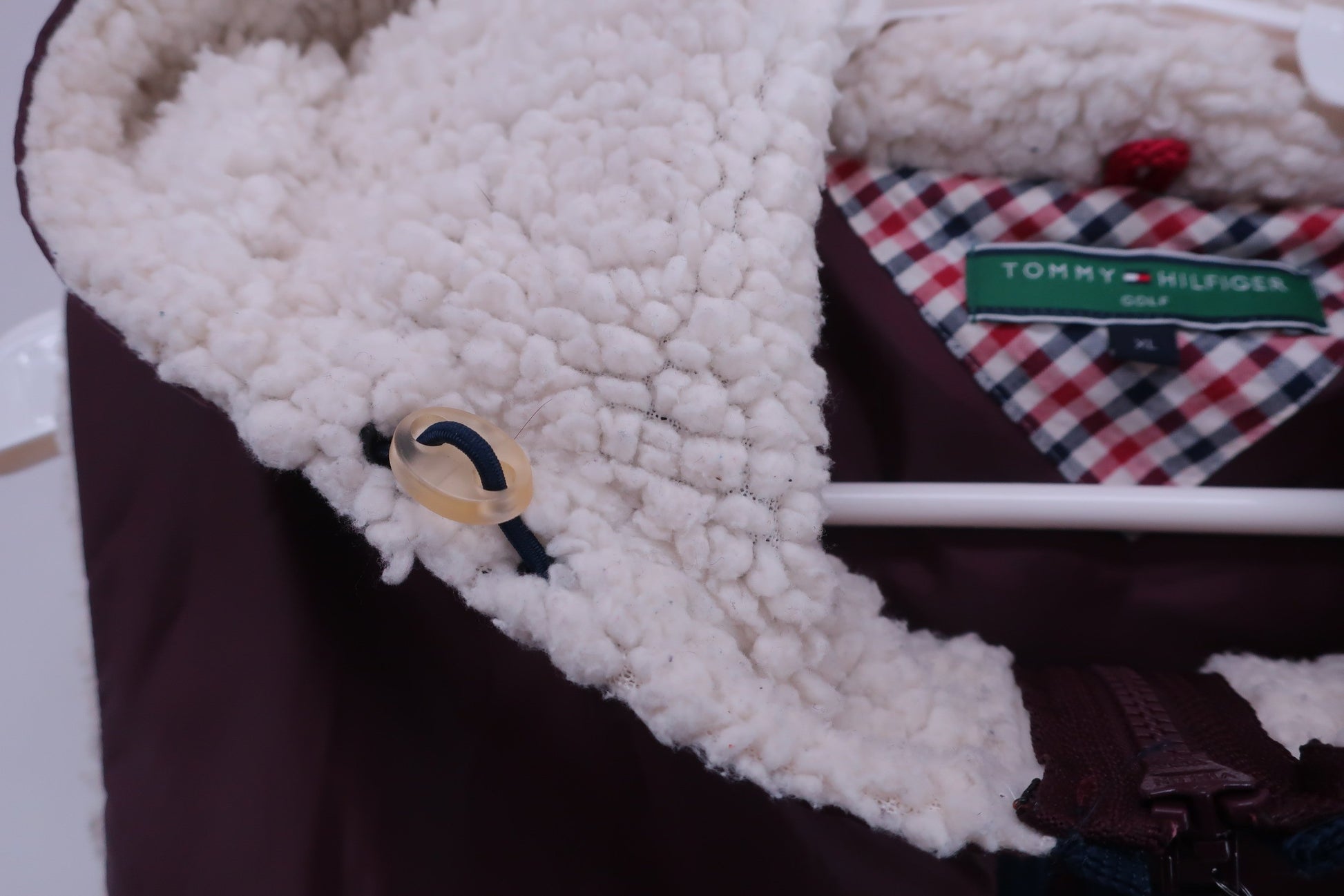 TOMMY HILFIGER GOLF(トミーヒルフィガーゴルフ) フード付きナイロンベスト ワインレッド メンズ XL B-4