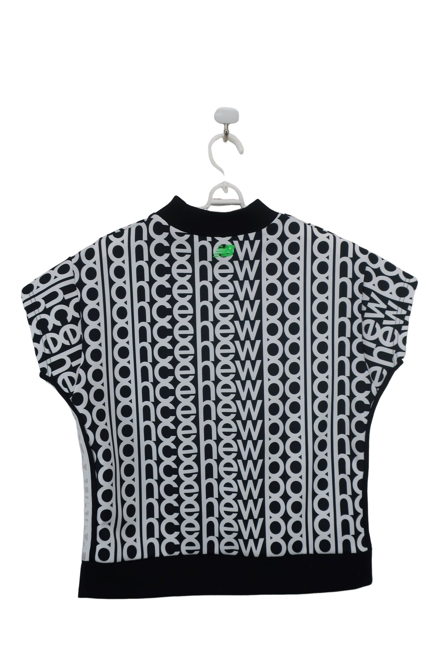 New Balance golf(ニューバランスゴルフ) ダンボールニットモックネックシャツ 黒白ロゴ文字柄 レディース 0 012-3164501 S-2