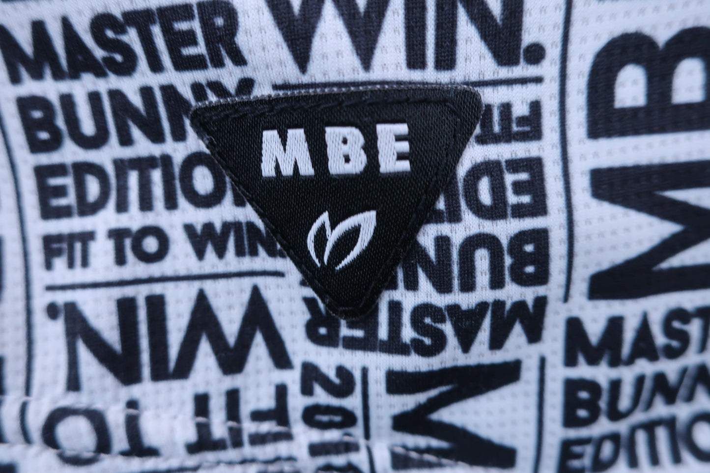 MASTER BUNNY EDITION(マスターバニーエディション) ハーフジップシャツ 白ブランドロゴ総柄 メンズ 6 758-0260805 A-2