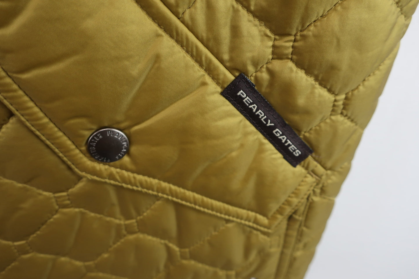 PEARLY GATES(パーリーゲイツ) ダウンベスト 黄土色 メンズ 5 053-258933 A-3