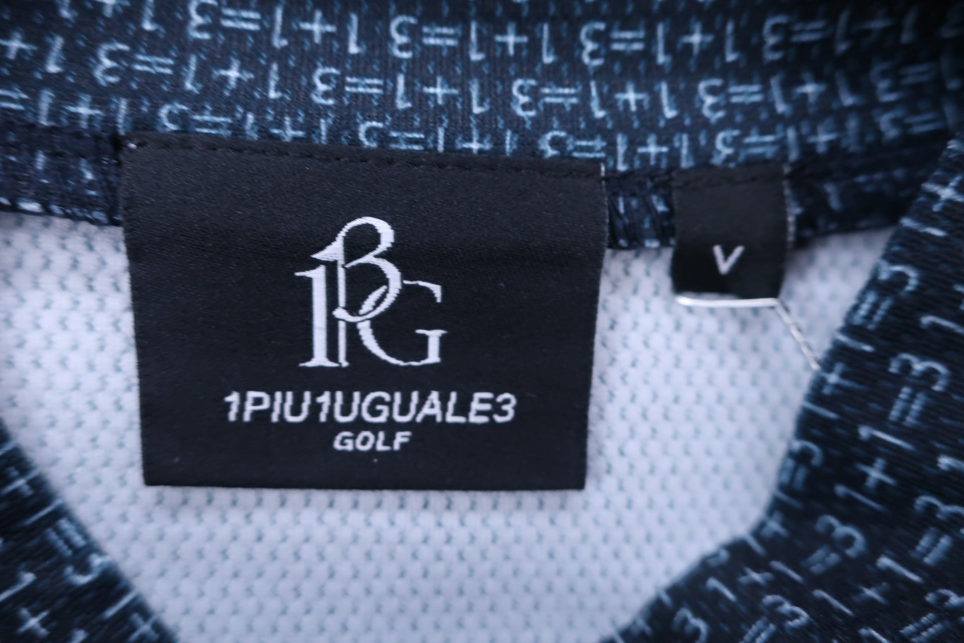 1PIU1UGUALE3(ウノピゥウノウグァーレトレ) 半袖モックネックシャツ ネイビー総柄 メンズ ? A-2