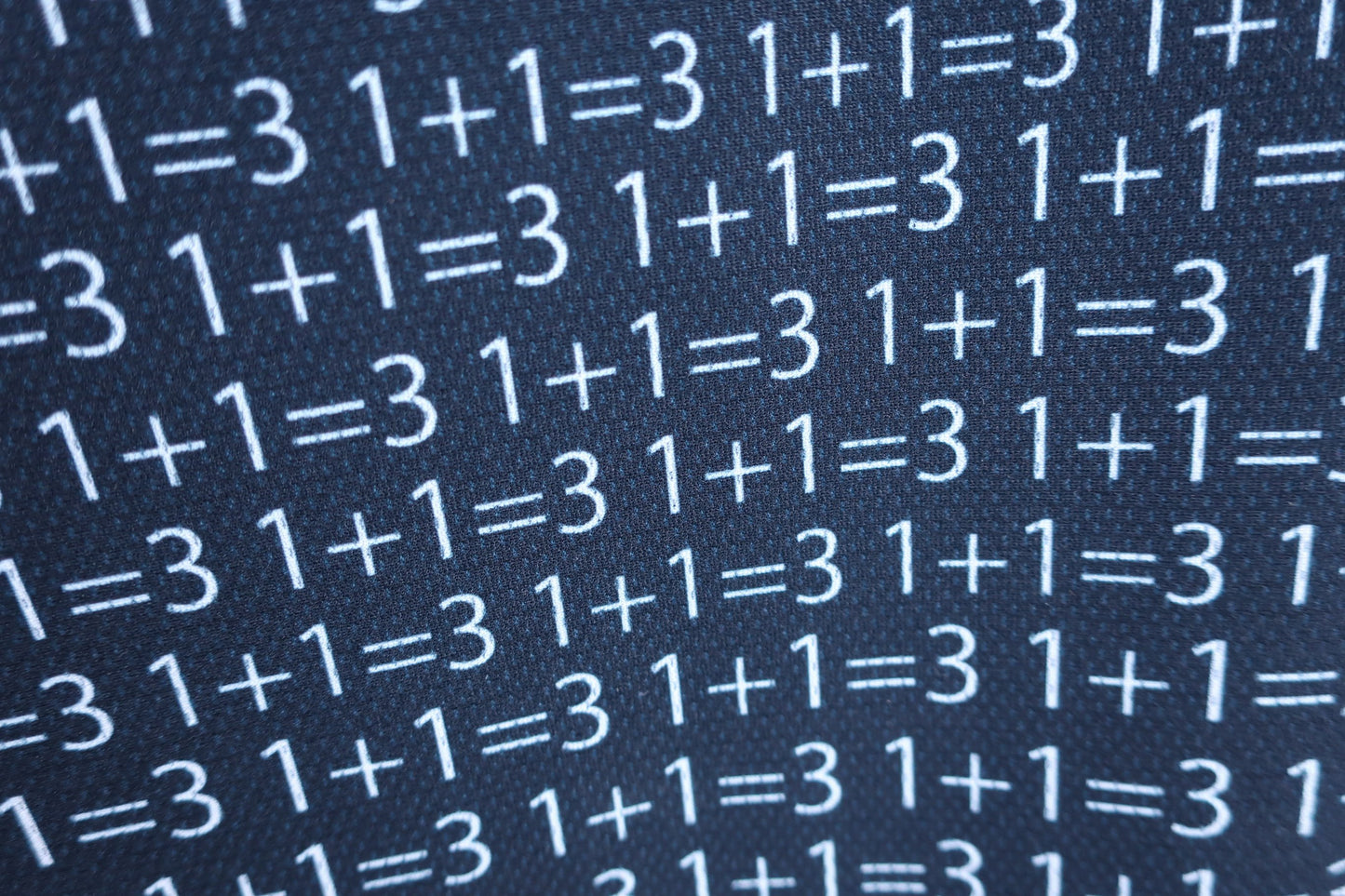 1PIU1UGUALE3(ウノピゥウノウグァーレトレ) 半袖モックネックシャツ ネイビー総柄 メンズ ? A-3