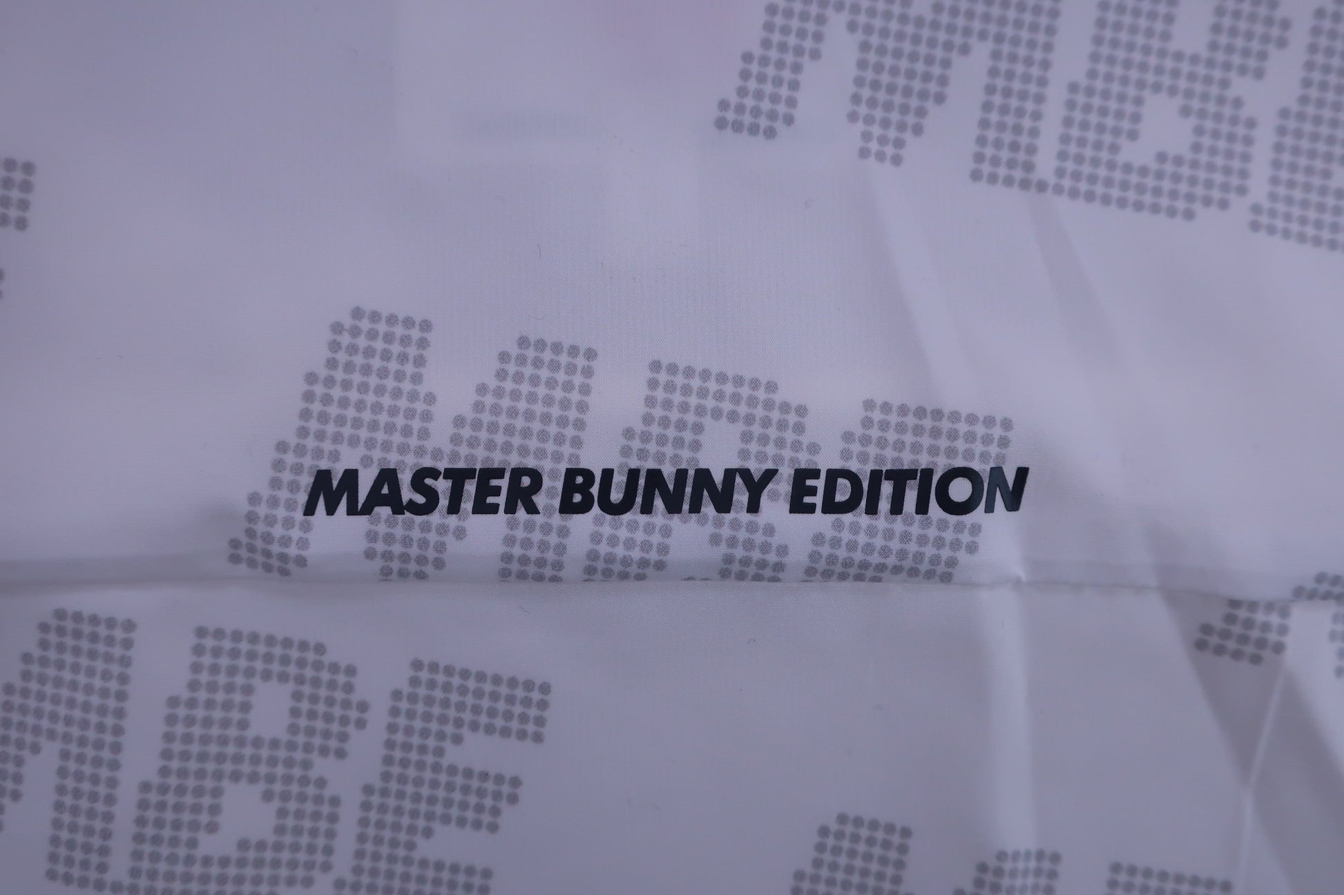 MASTER BUNNY EDITION(マスターバニーエディション) ウィンドブレーカー 白グレーロゴ柄 メンズ 4 758-0120303 N-7