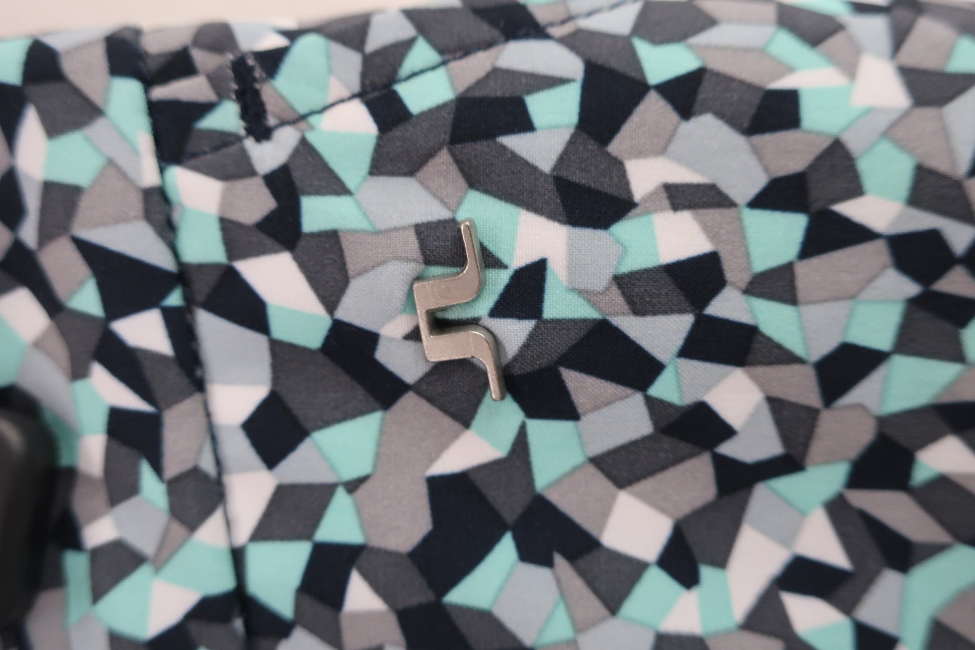 J.LINDEBERG(ジェイ リンドバーグ) ショートパンツ 黒白グレー緑総柄 レディース 27 072-05442 A-2