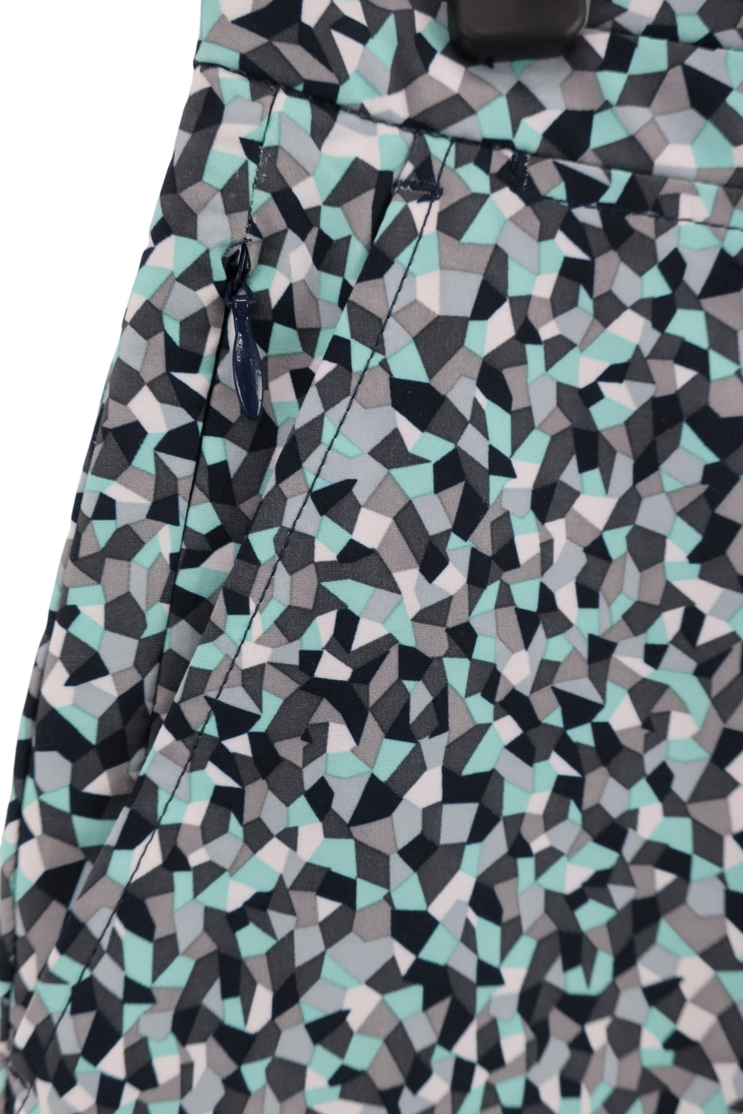 J.LINDEBERG(ジェイ リンドバーグ) ショートパンツ 黒白グレー緑総柄 レディース 27 072-05442 A-3