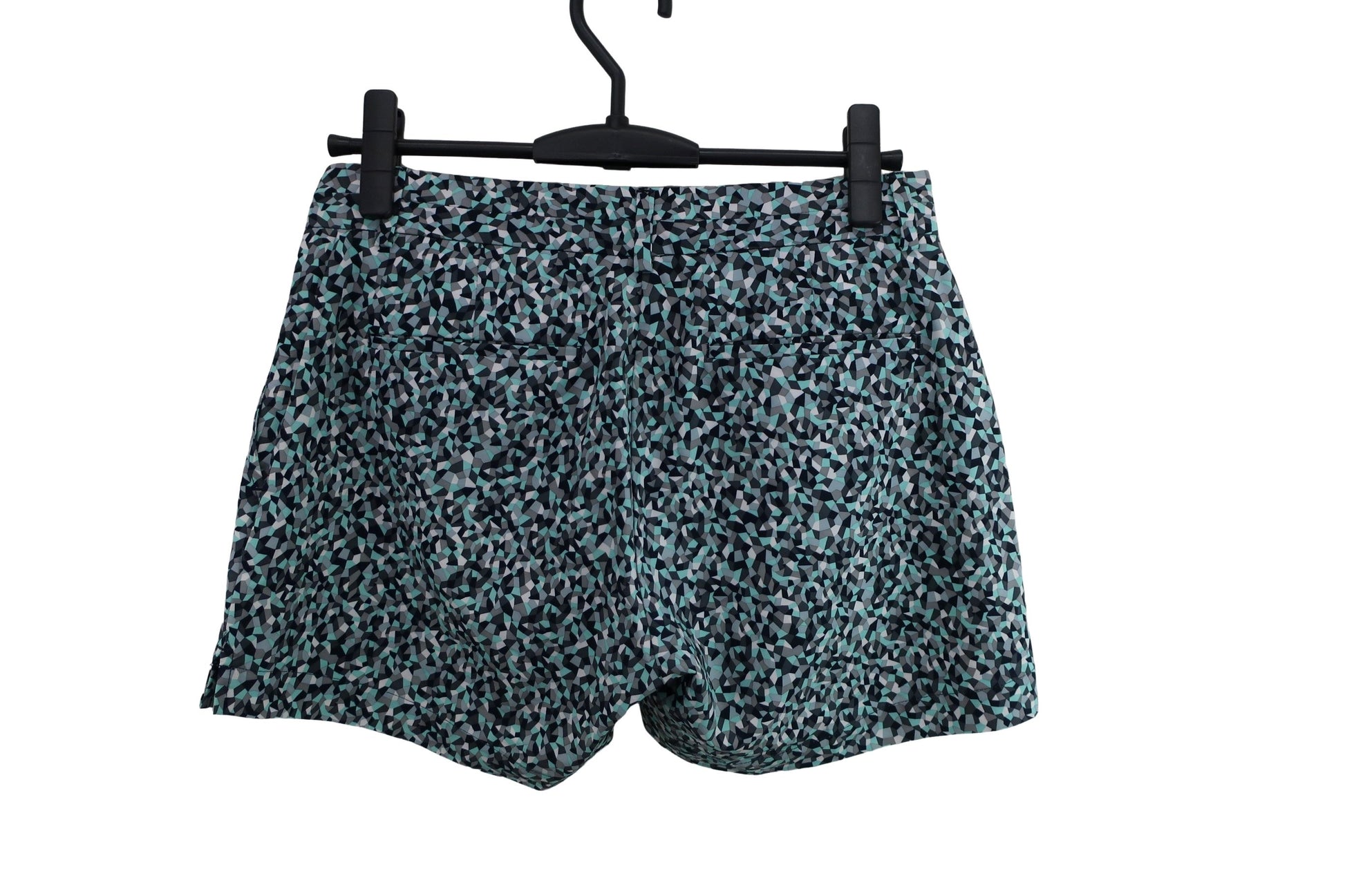 J.LINDEBERG(ジェイ リンドバーグ) ショートパンツ 黒白グレー緑総柄 レディース 27 072-05442 A-4