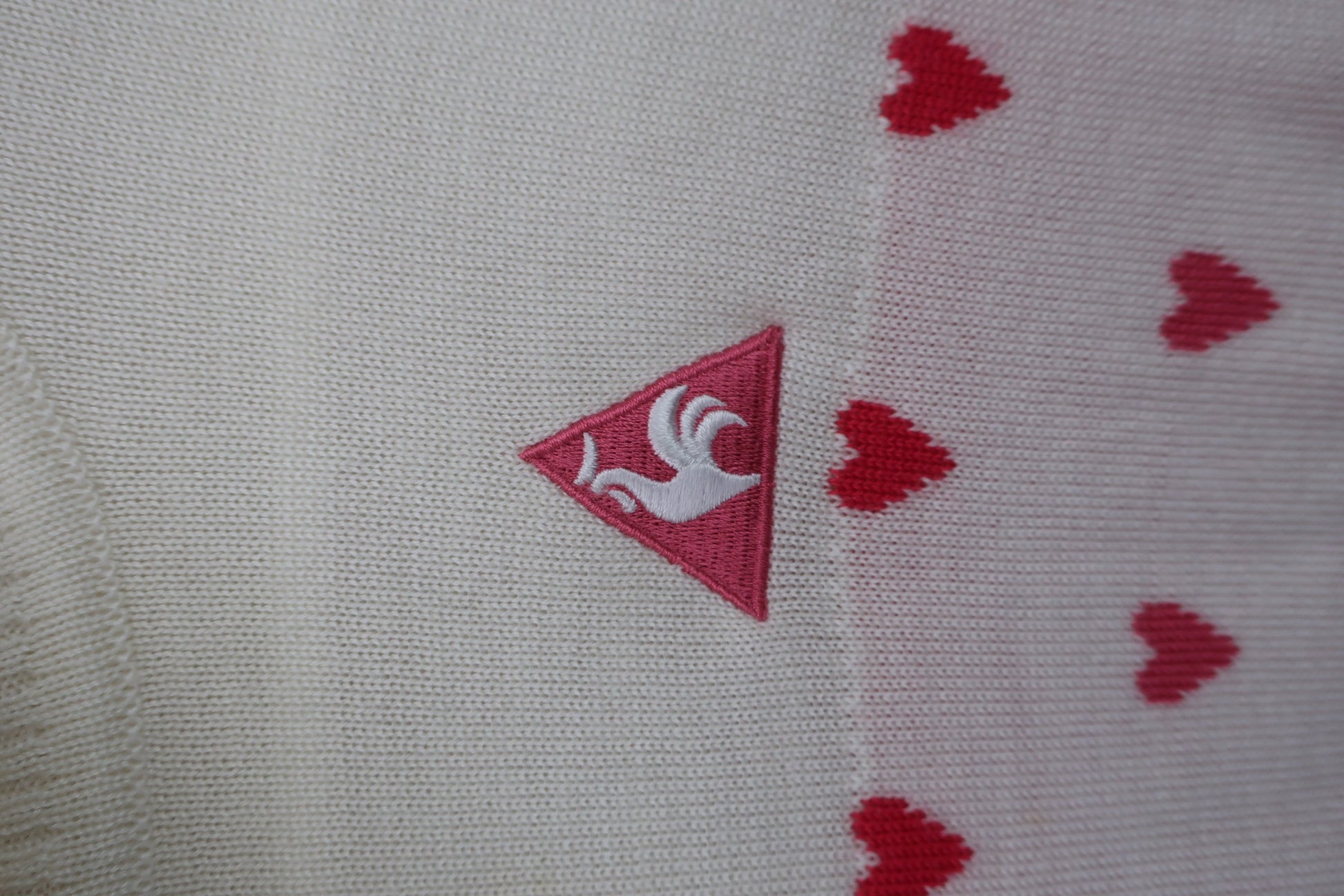 le coq sportif(ルコックスポルティフ) ハイネックセーター 白ピンクハート柄 レディース M B-2
