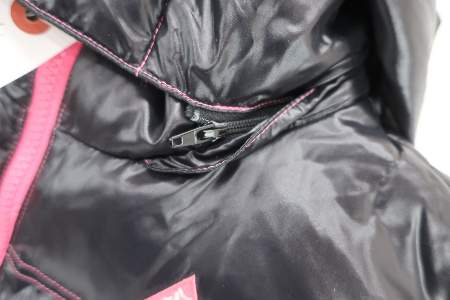 le coq sportif(ルコックスポルティフ) ダウンベスト 黒ピンク レディース M B-8