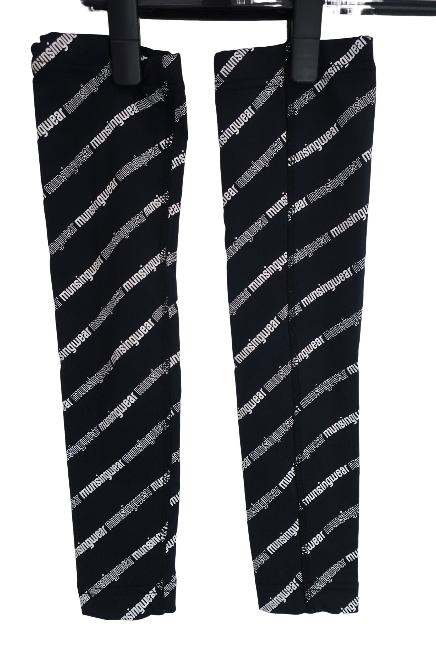 Munsingwear(マンシングウェア) アームカバー 黒白ロゴ柄 レディース A-1