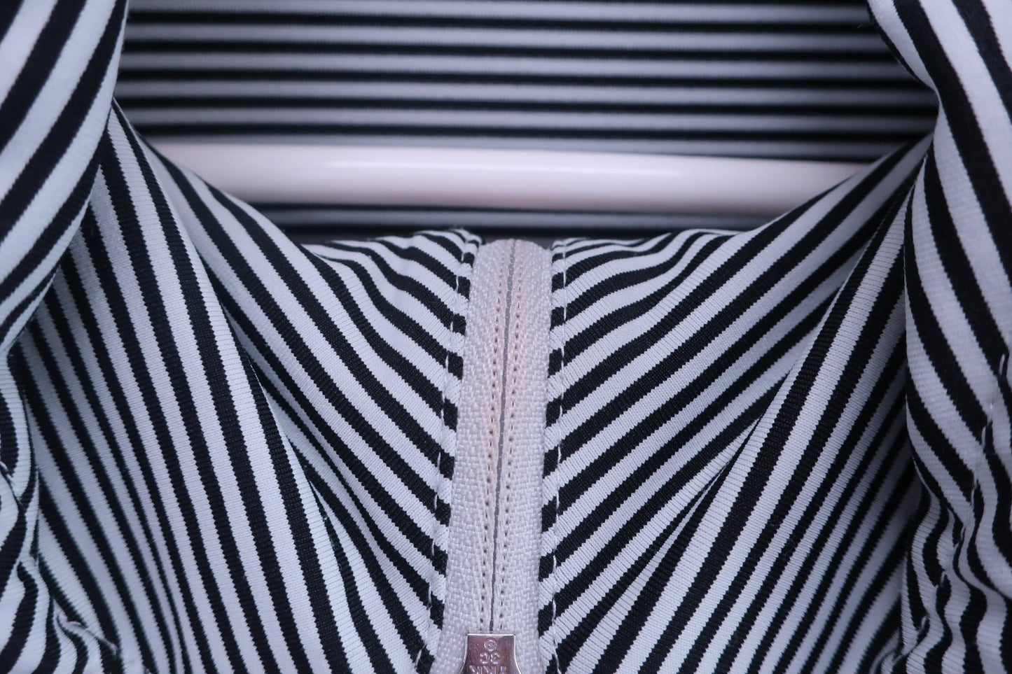 Calvin Klein golf(カルバンクラインゴルフ) ハーフジップ長袖シャツ 黒グレーボーダー レディース M B-4