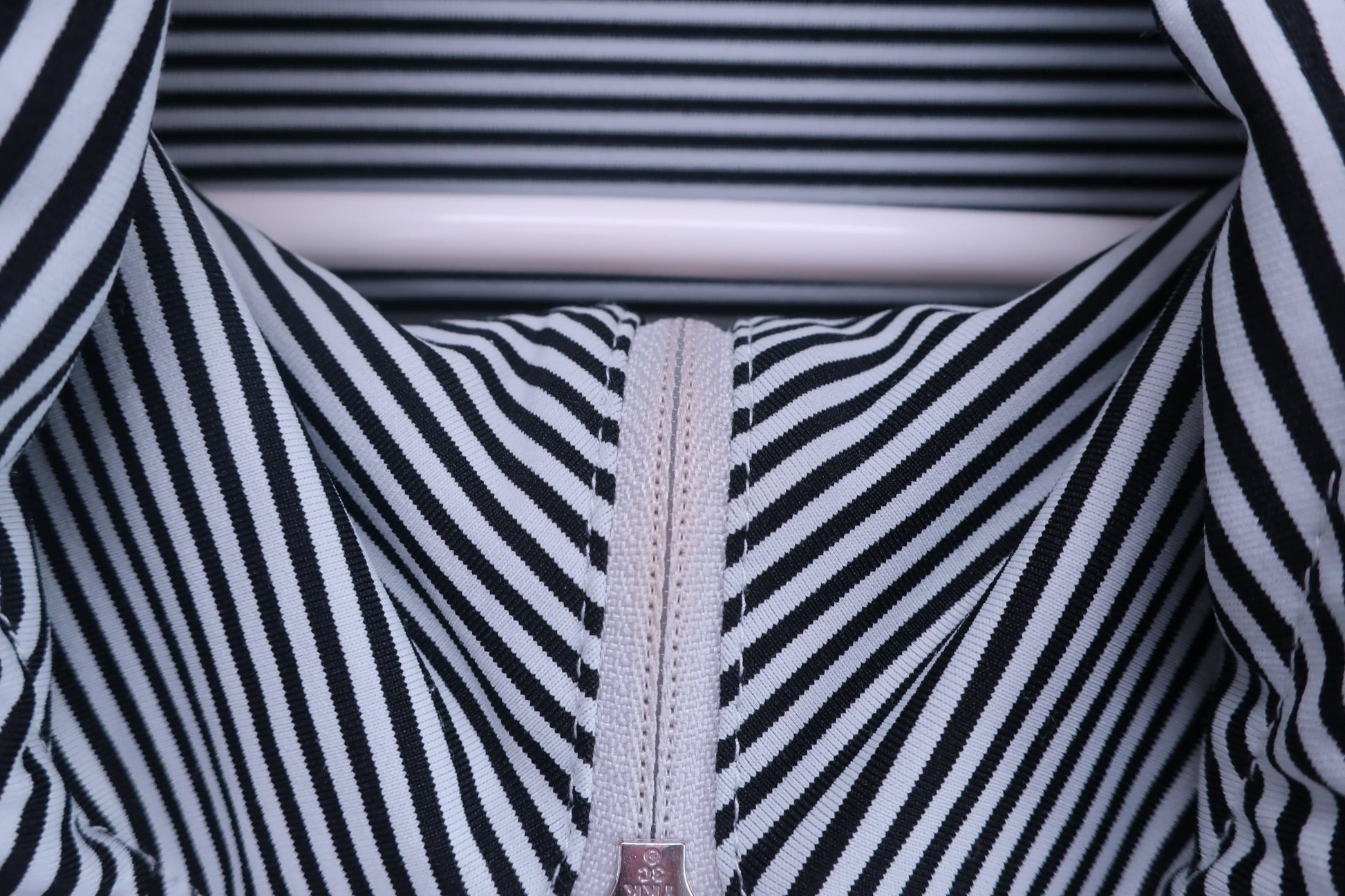 Calvin Klein golf(カルバンクラインゴルフ) ハーフジップ長袖シャツ 黒グレーボーダー レディース M B-4