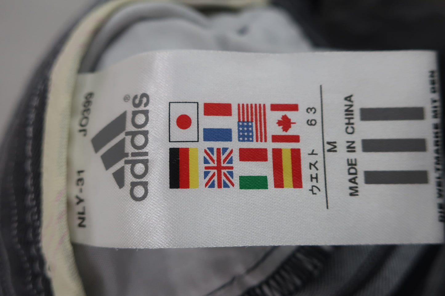 adidas(アディダス) ショートパンツ グレー黒ストライプ レディース M A-5