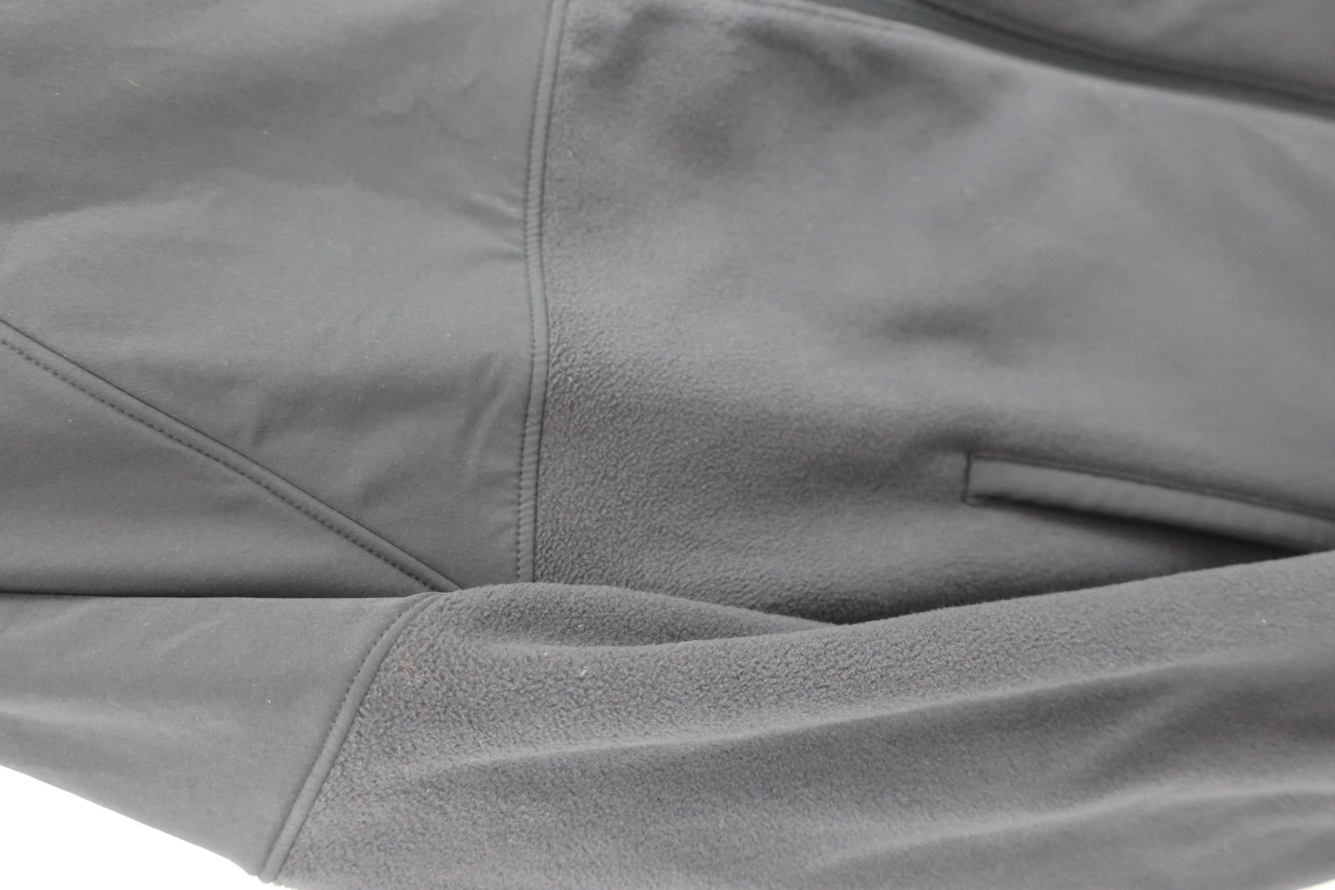 UNDER ARMOUR(アンダーアーマー) フリースジャケット 黒 メンズ M B-4