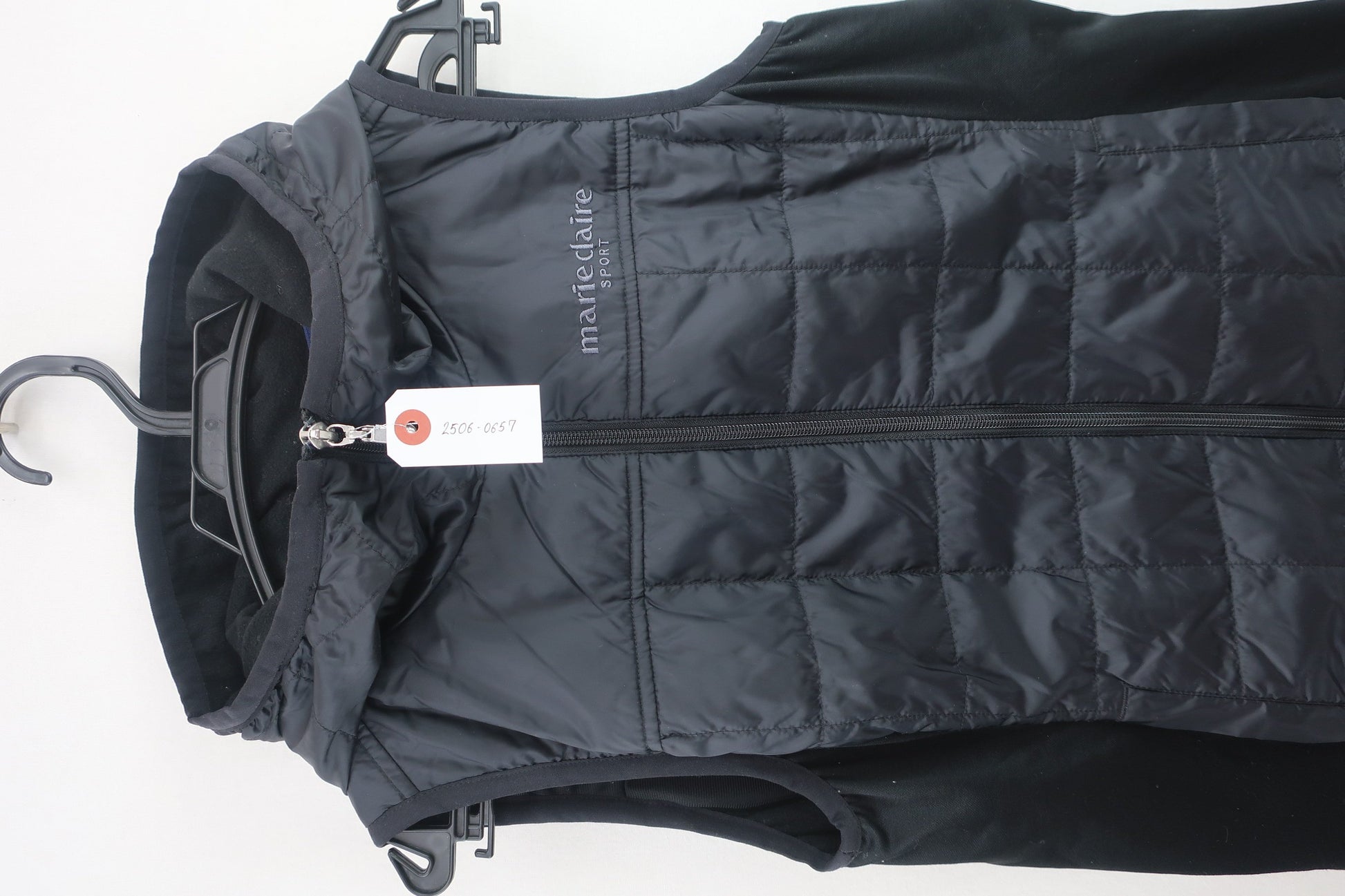 marie claire sport(マリ・クレール・スポーツ) ナイロンベストワンピース 黒 レディース M A-3