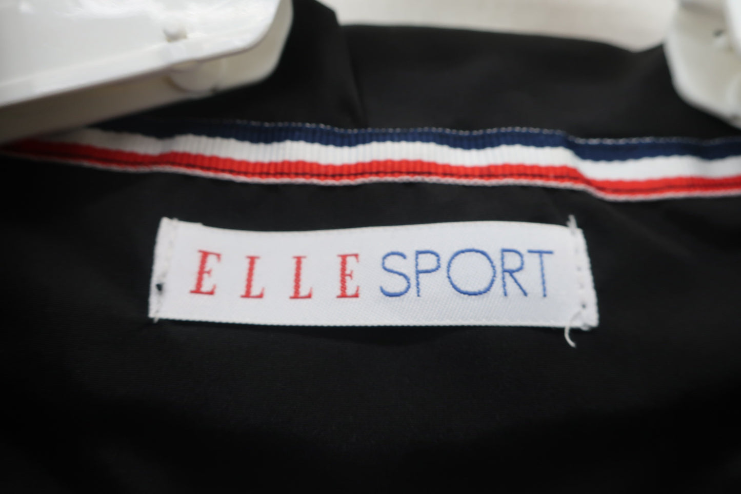 ELLESPORT ナイロンパーカー 黒 レディース M A
