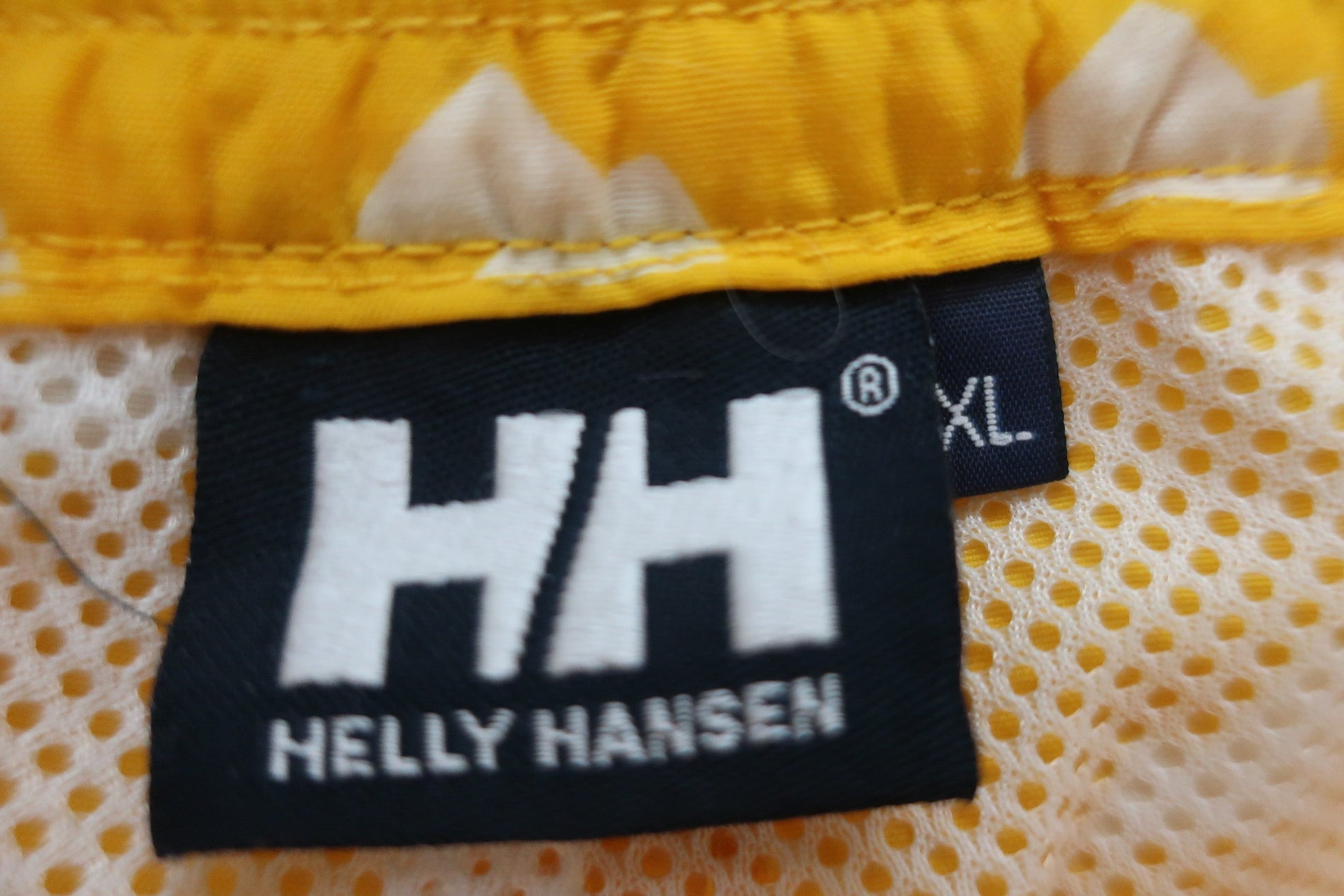 HELLY HANSEN(ヘリーハンセン) ハーフパンツ 黄色 メンズ XL A