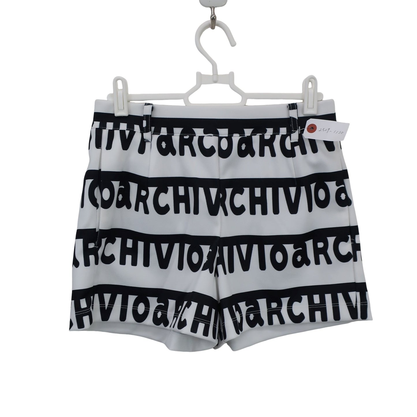 archivio(アルチビオ) ショートパンツ 白ネイビーロゴ文字柄 レディース 38 A257417 A