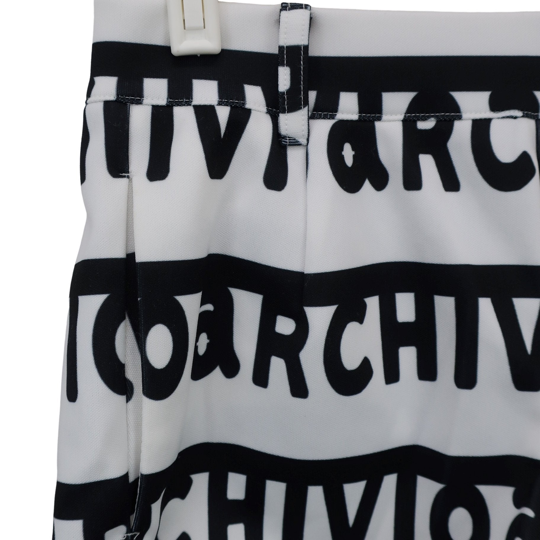 archivio(アルチビオ) ショートパンツ 白ネイビーロゴ文字柄 レディース 38 A257417 A