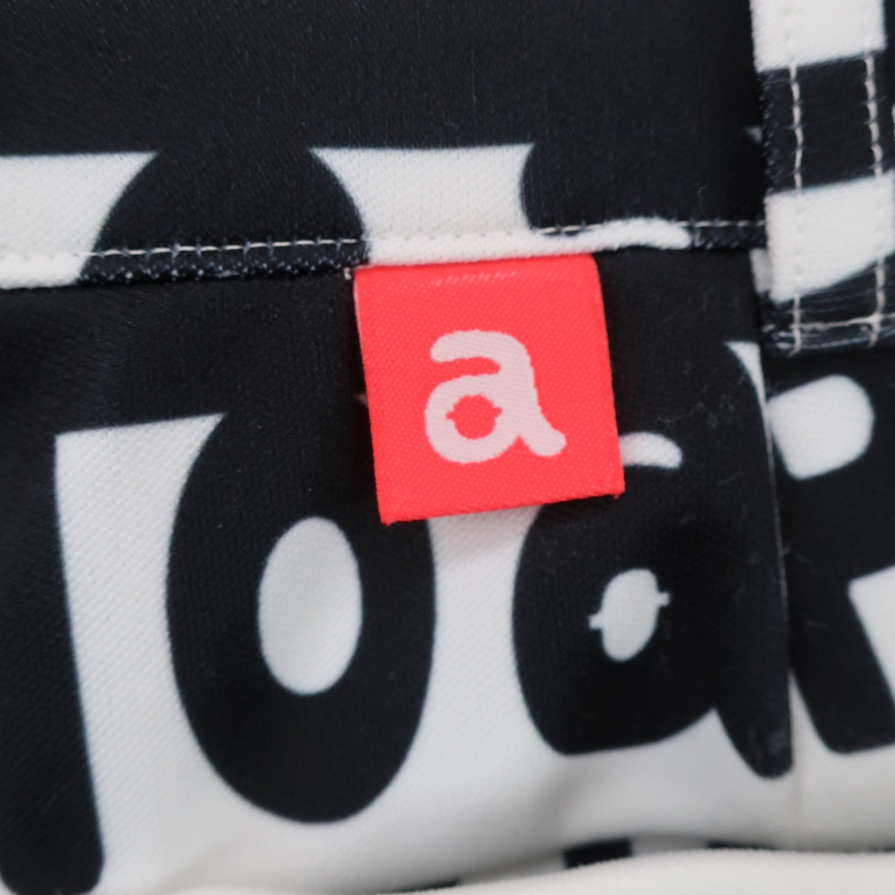 archivio(アルチビオ) ショートパンツ 白ネイビーロゴ文字柄 レディース 38 A257417 A