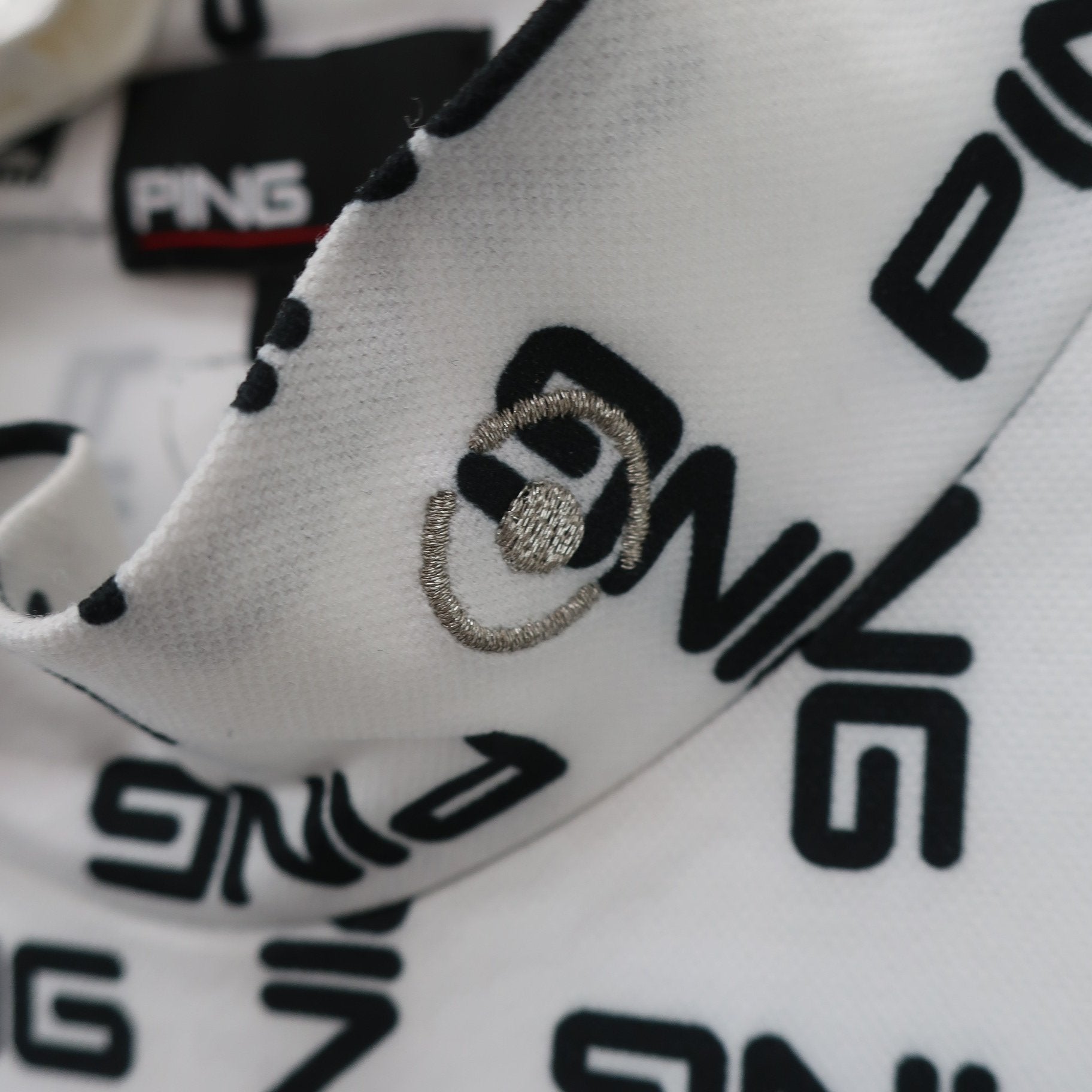 PING(ピン) 半袖モックネックシャツ 白黒ロゴ柄 メンズ L A