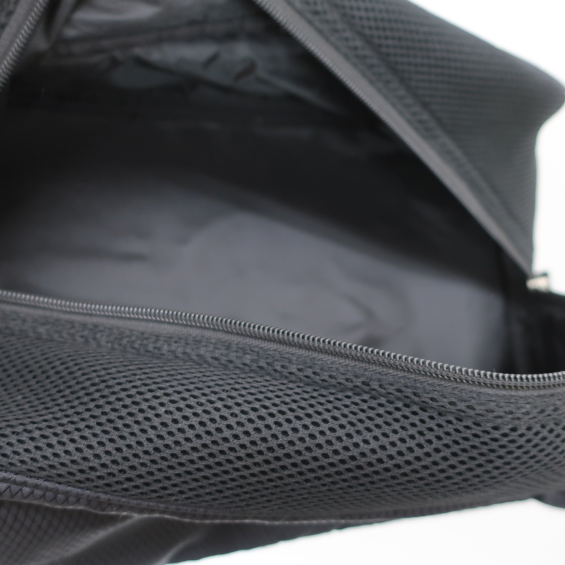 TaylorMade(テーラーメイド) シューズケース 黒赤 フリーサイズ B