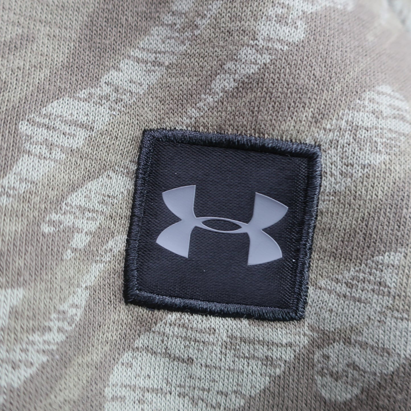 UNDER ARMOUR(アンダーアーマー) パーカー カーキ メンズ M A