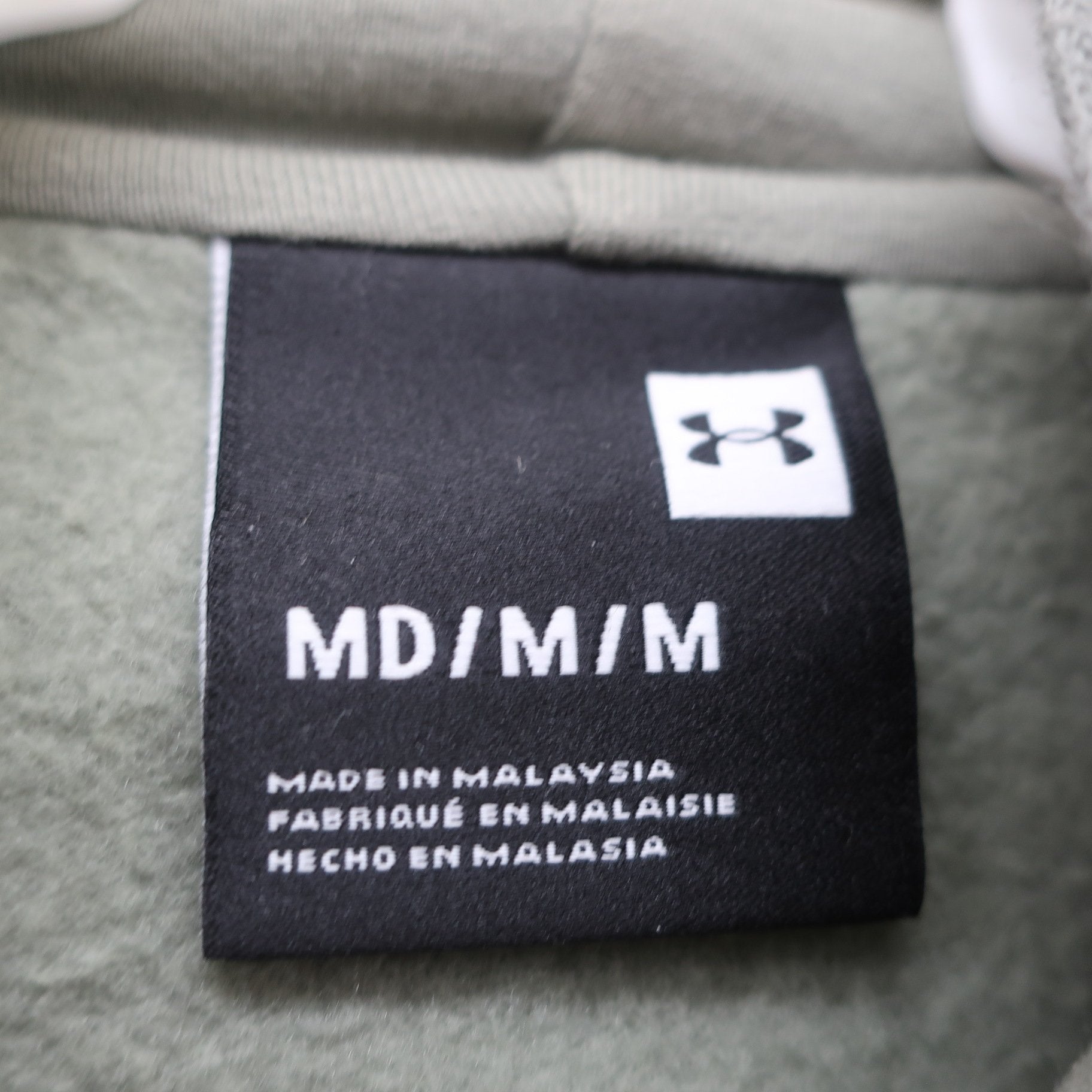 UNDER ARMOUR(アンダーアーマー) パーカー カーキ メンズ M A