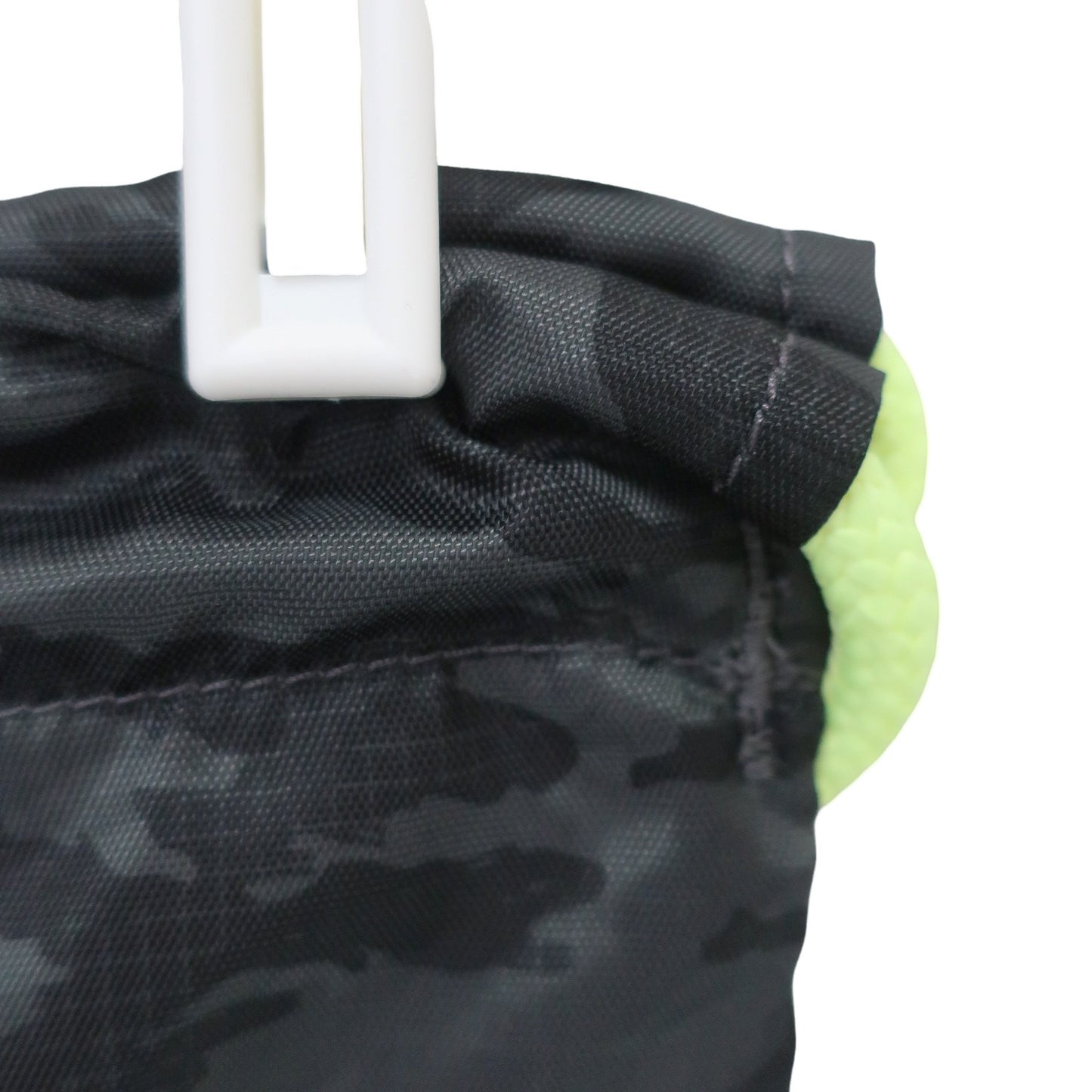 UNDER ARMOUR(アンダーアーマー) ナップサック 黒カモフラ柄 フリーサイズ N