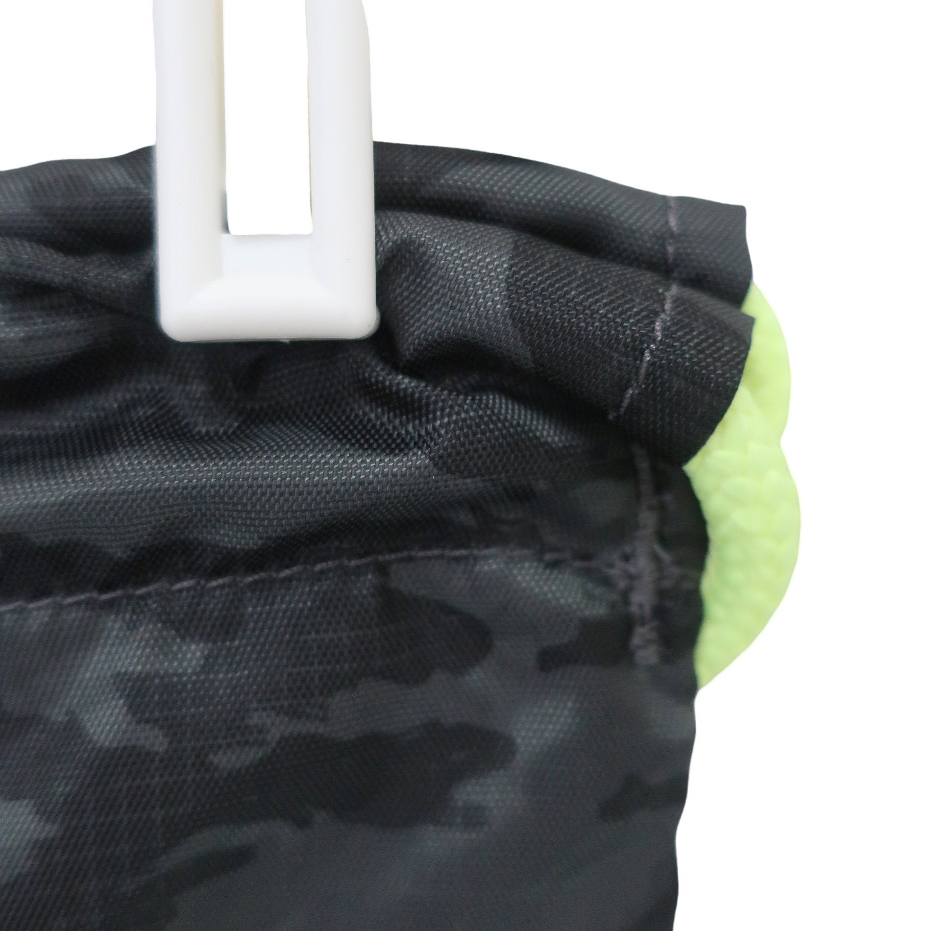 UNDER ARMOUR(アンダーアーマー) ナップサック 黒カモフラ柄 フリーサイズ N