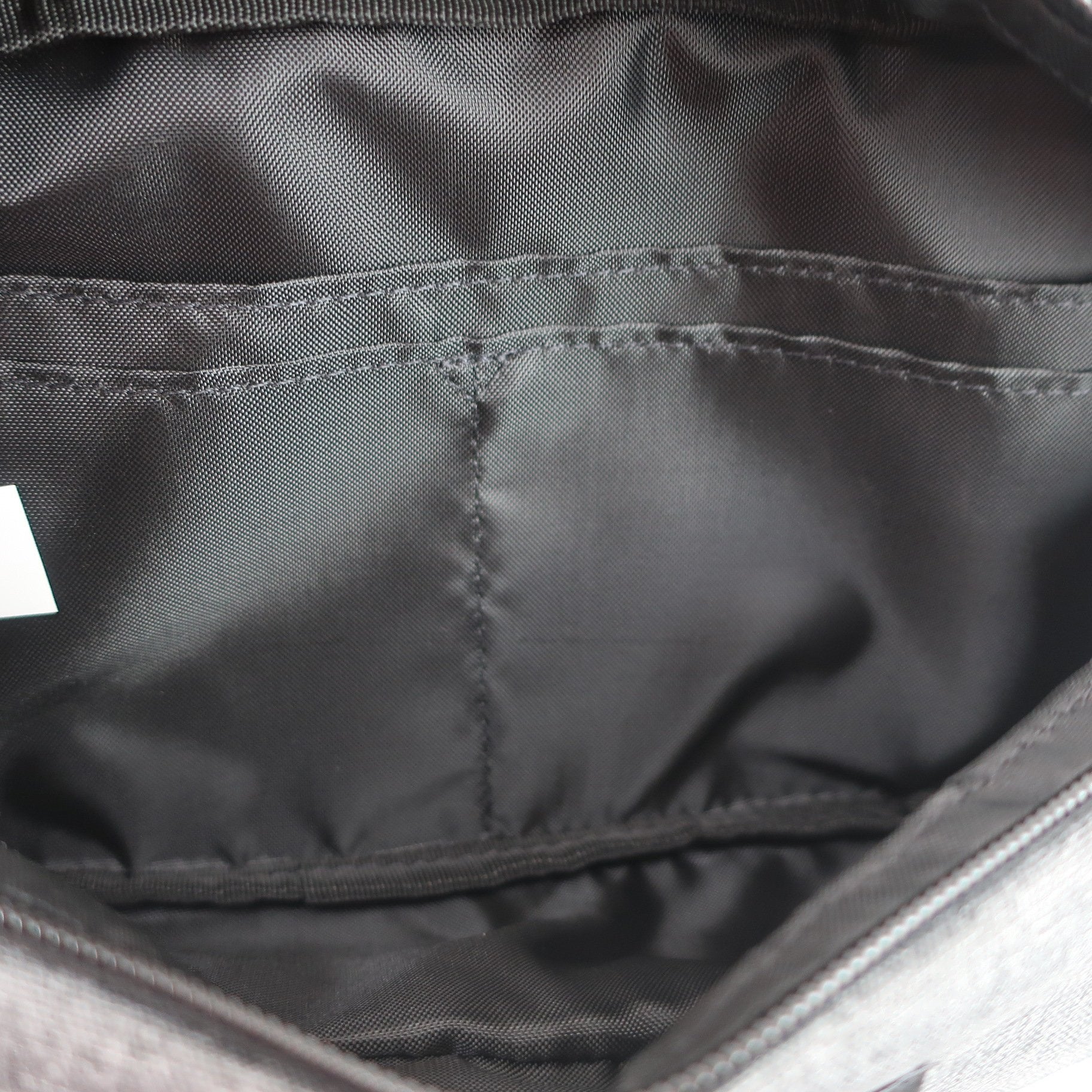 UNDER ARMOUR(アンダーアーマー) ボディバッグ グレー フリーサイズ 1363303 N
