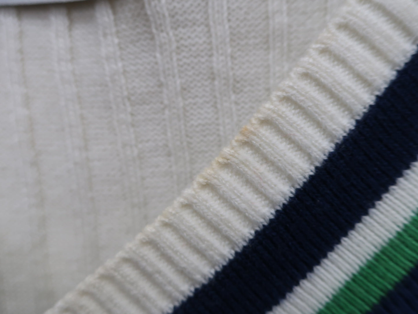 le coq sportif(ルコックスポルティフ) Vネックセーター 白 レディース L B