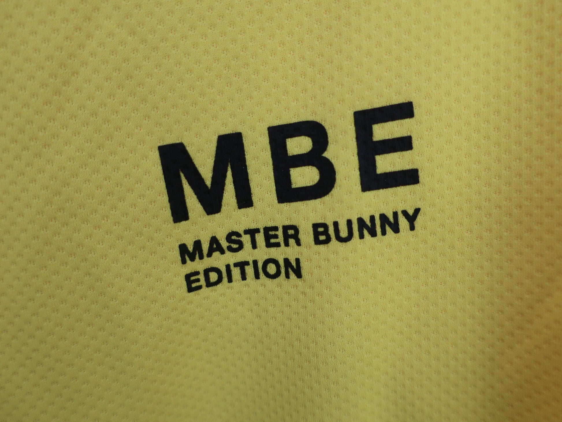 MASTER BUNNY EDITION(マスターバニーエディション) フード付モックシャツ 黄色 メンズ 4 758-3267601 N