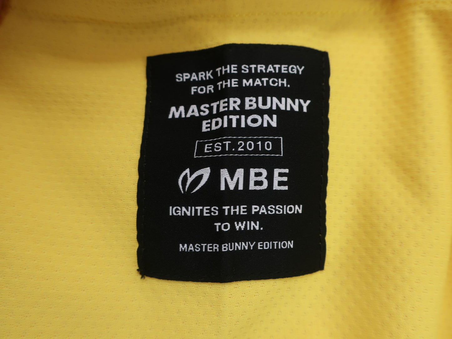 MASTER BUNNY EDITION(マスターバニーエディション) フード付モックシャツ 黄色 メンズ 4 758-3267601 N
