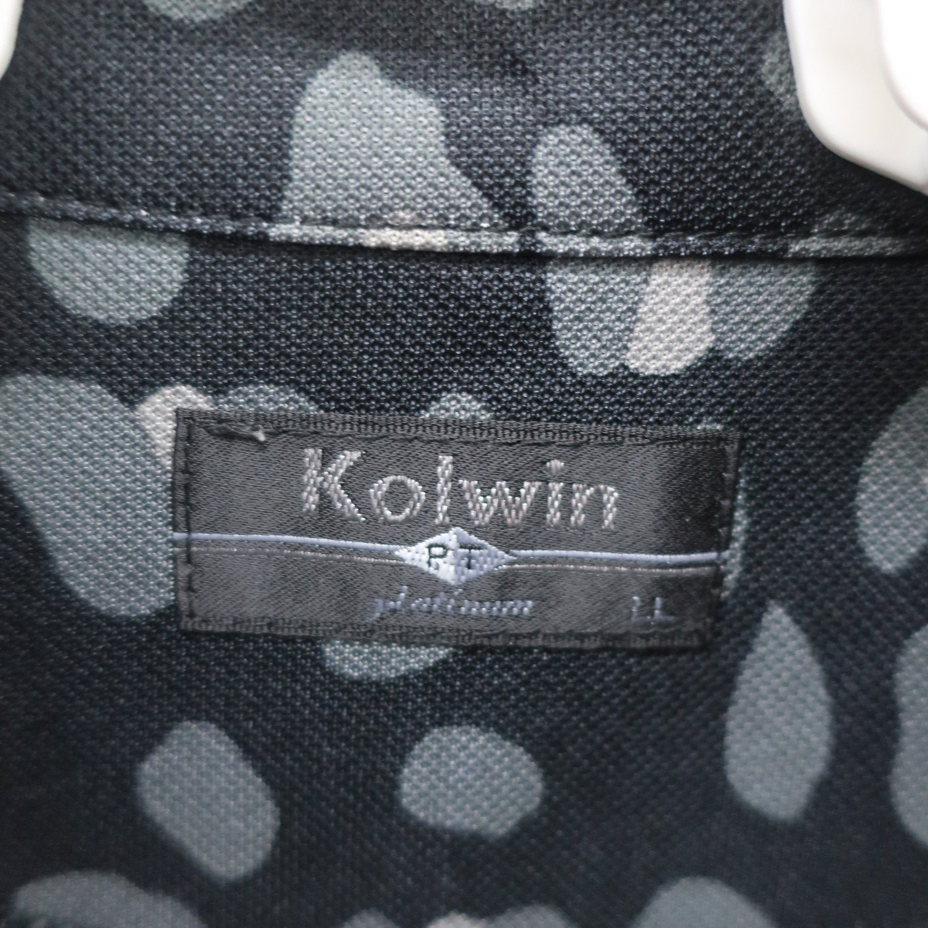 Kolwin(コルウィン) 半袖ハーフジップシャツ 黒系総柄 レディース LL A