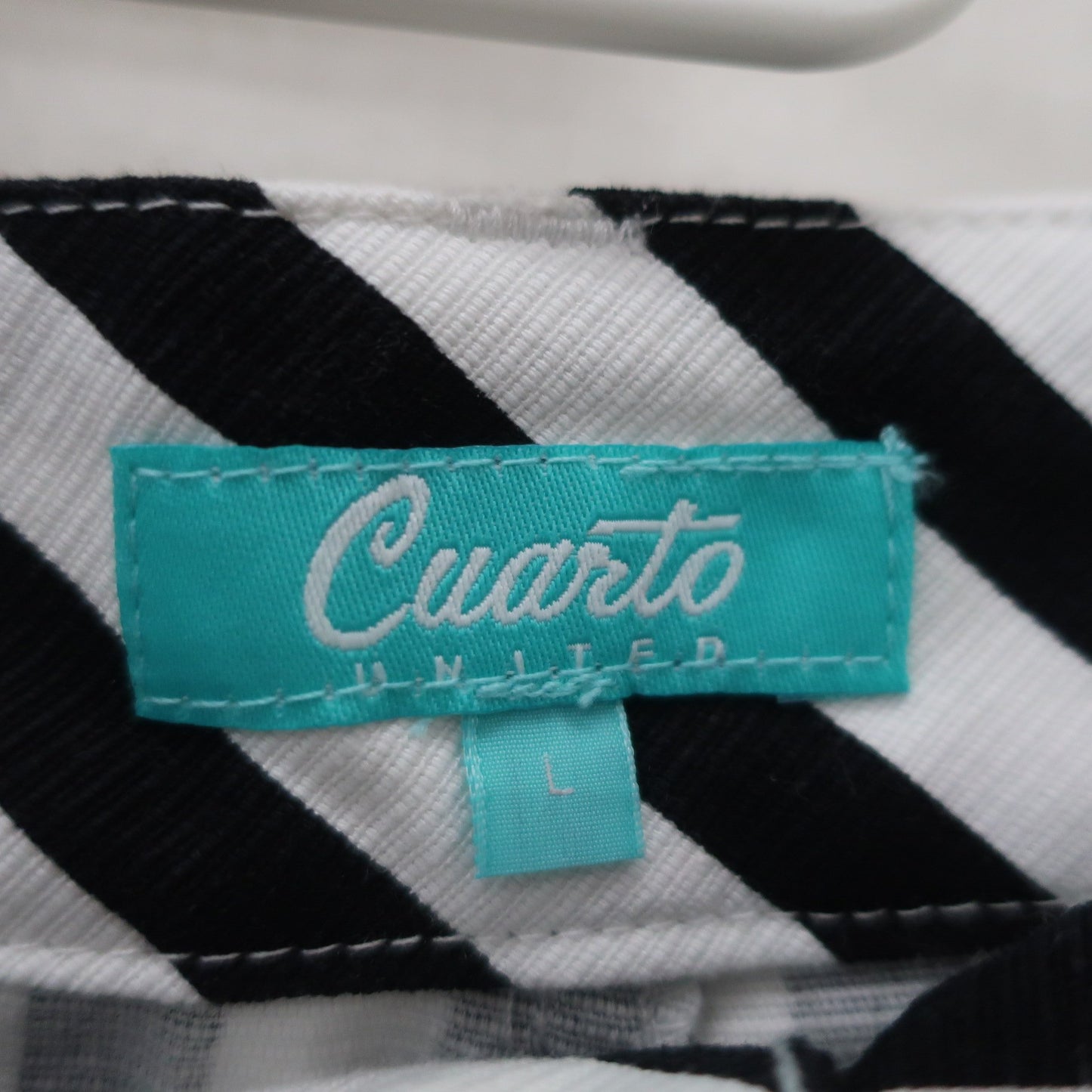 Cuarto UNITED(クアルトユナイテッド) ショートパンツ 白黒ストライプ レディース L A