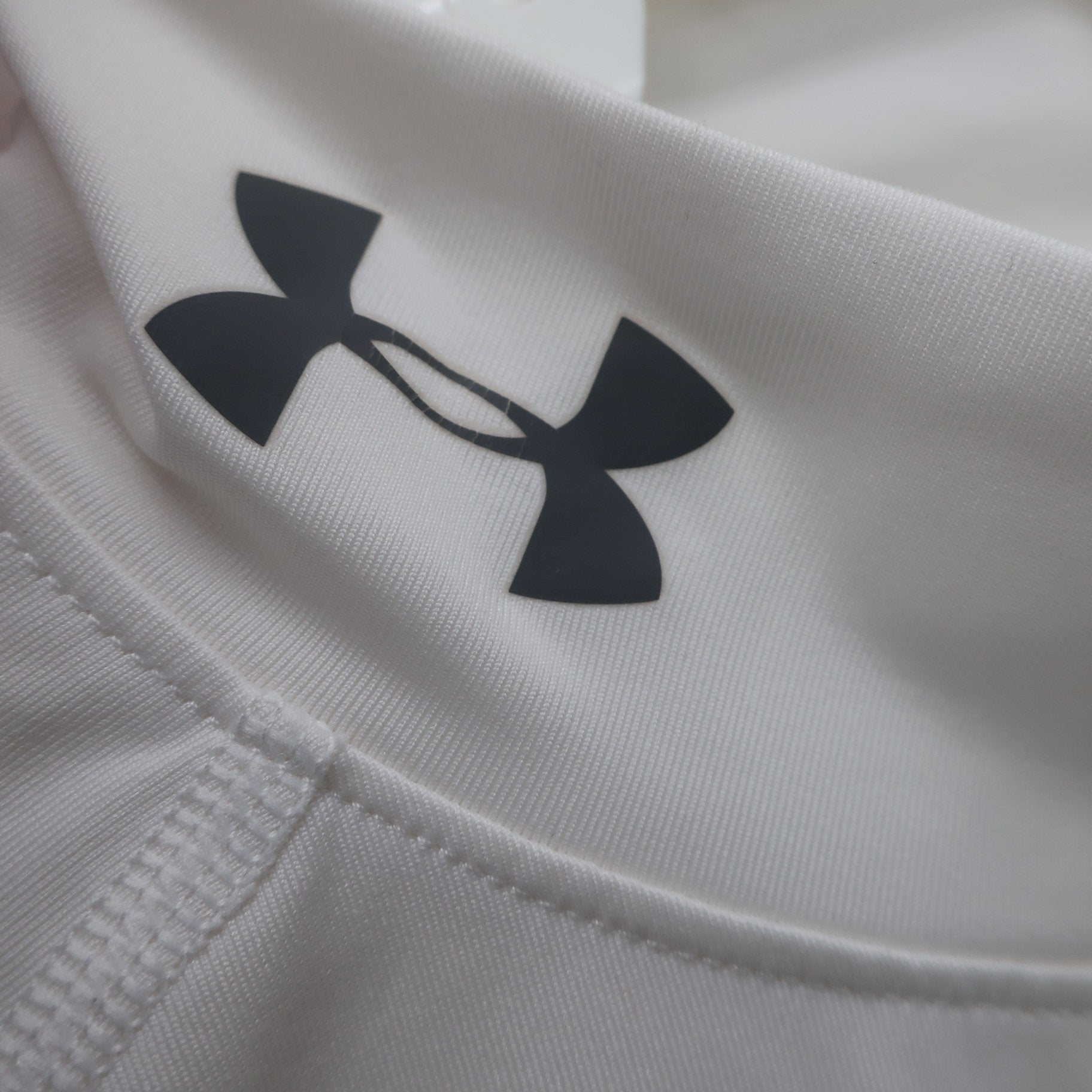 UNDER ARMOUR(アンダーアーマー) ハイネックシャツ 白 メンズ XL A
