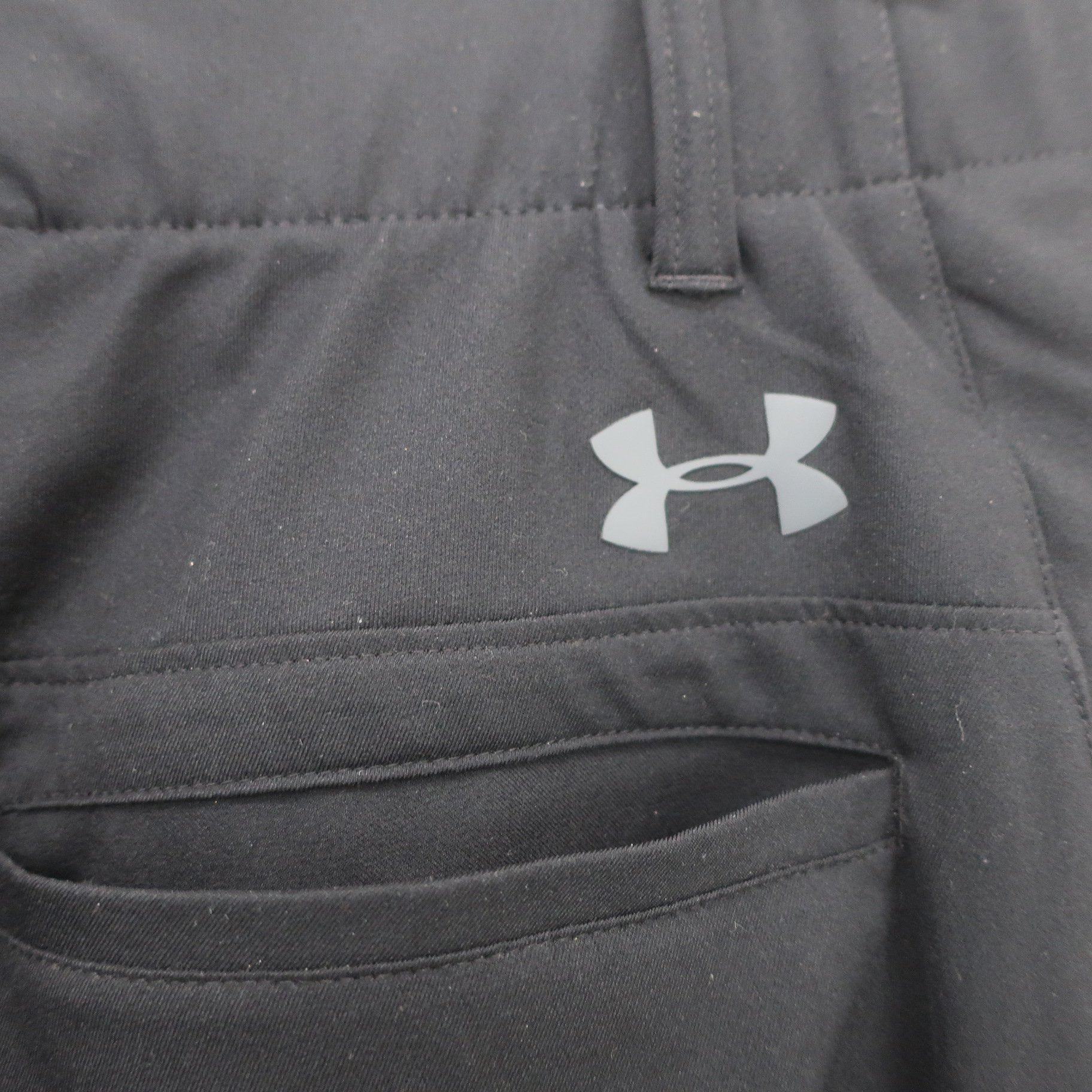 UNDER ARMOUR(アンダーアーマー) パンツ 黒 レディース 30 A