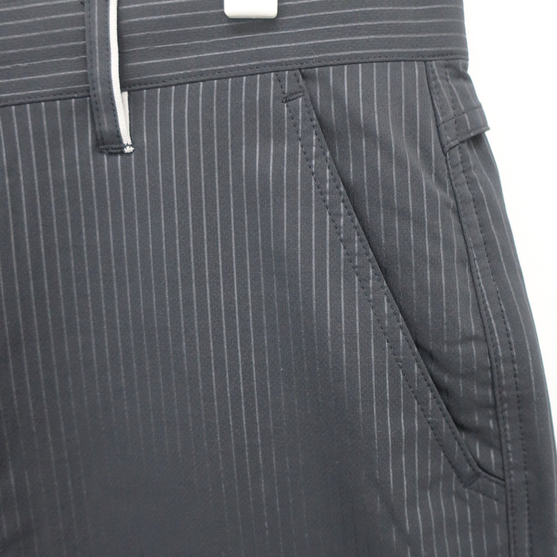 UNDER ARMOUR(アンダーアーマー) ハーフパンツ 黒ストライプ メンズ 85 A