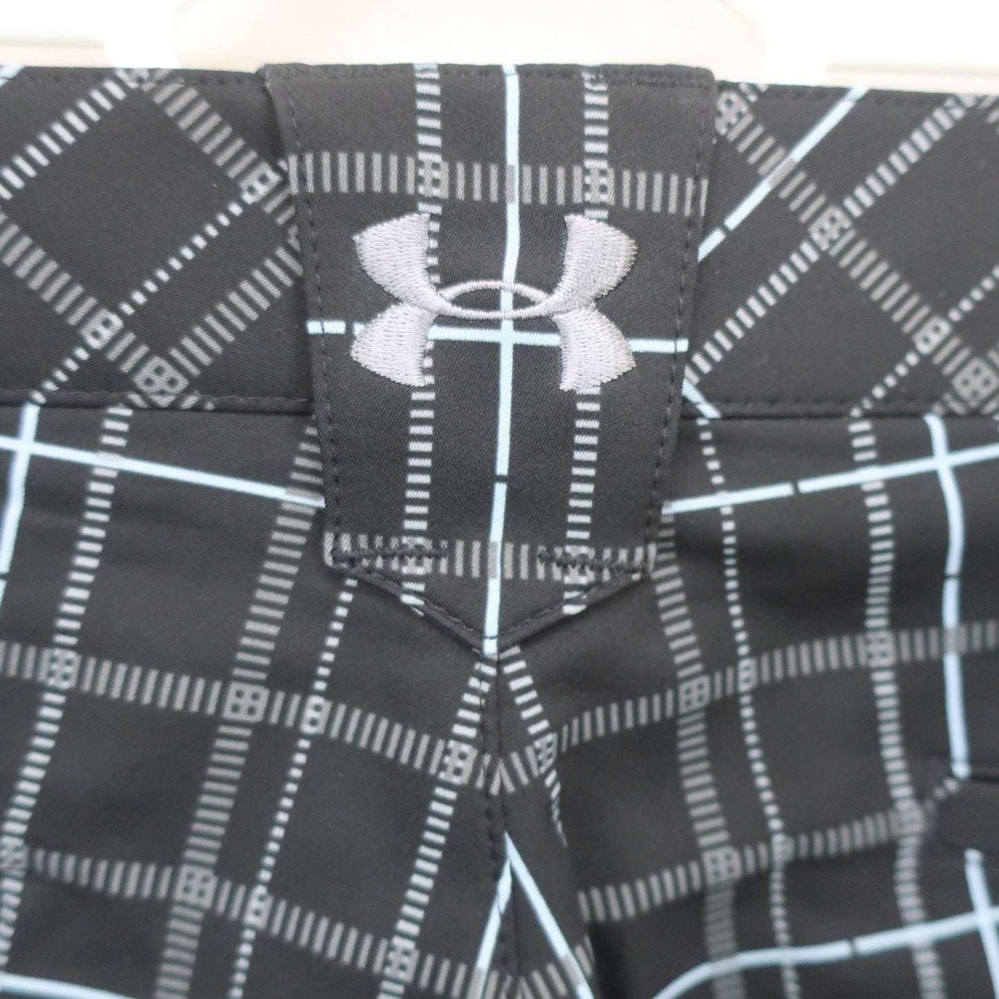 UNDER ARMOUR(アンダーアーマー) ハーフパンツ 黒グレーチェック メンズ 85 A