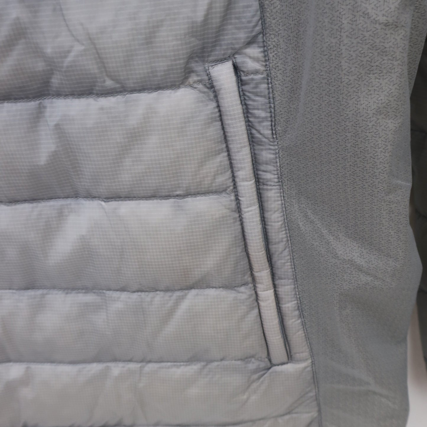 adidas(アディダス) 中綿ジャケット グレー メンズ M A